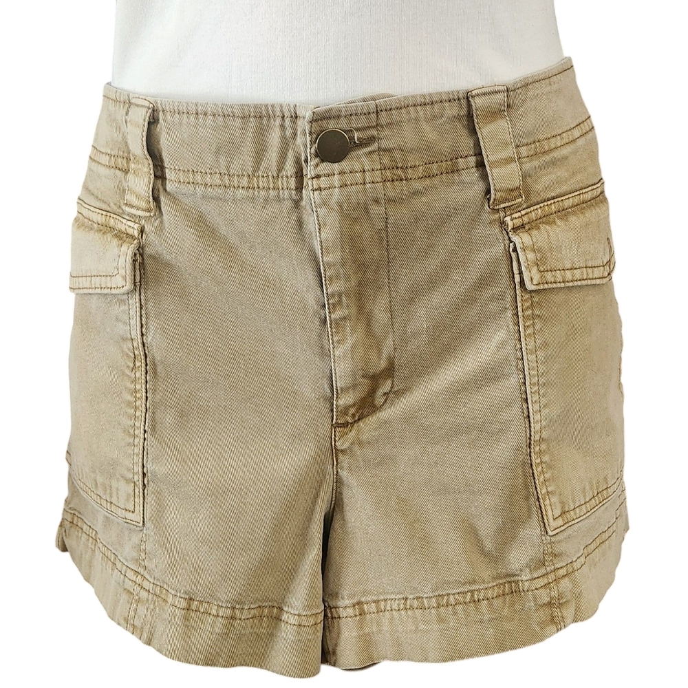Old Navy~Woman's Y2K Cargo Shorts~Tan~size Large